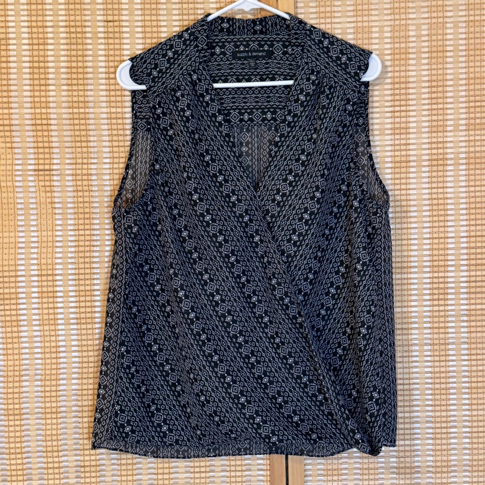 Supply & Demand Womens Black White Geometric‎ Sleeveless Wrap Blouse L Western